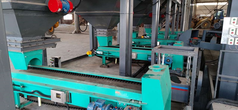 1650270375209442.jpg 銣意環(huán)保-5臺(tái)帶式給料機(jī).jpg